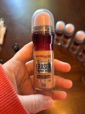 Maybelline Eraser Treatment Makeup - Beige/Tan with Pink Applicator